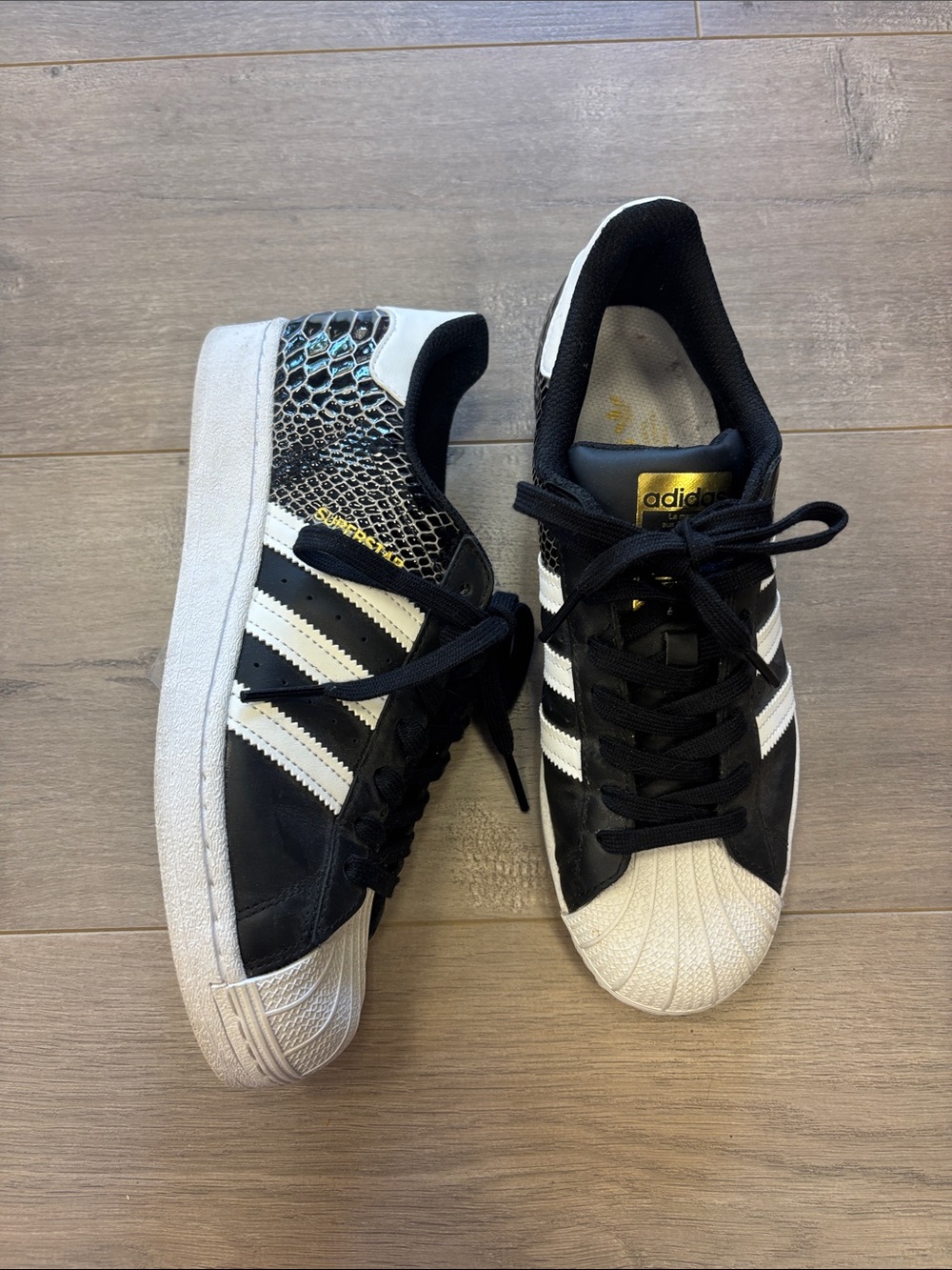 adidas Women Superstar Sneakers Snakeskin 8.5